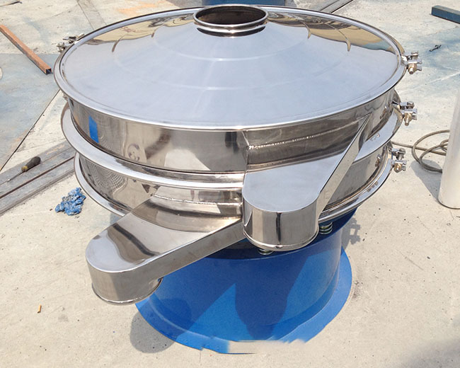 食品振動(dòng)篩設(shè)備選用圓形直排式、三次元式