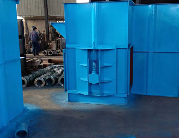 斗式提升機怎么調(diào)整張緊裝置控制跑偏