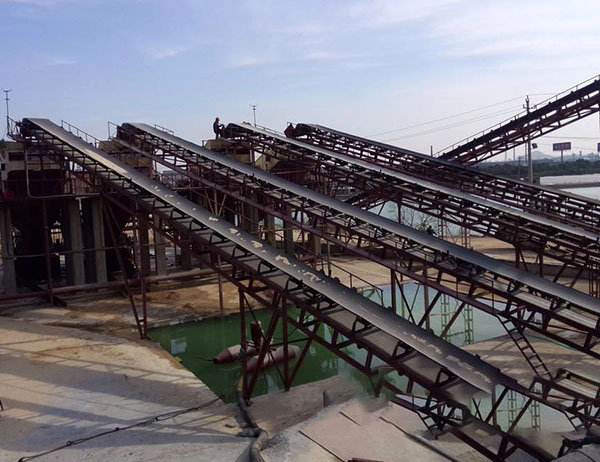 TD75型皮帶機選擇圓管與槽鋼價格能錯多少！