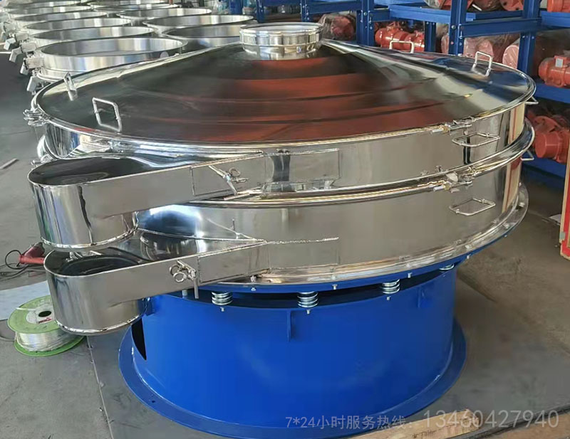 石墨粉精細(xì)分級(jí)使用圓形振蕩篩分機(jī)效果好！